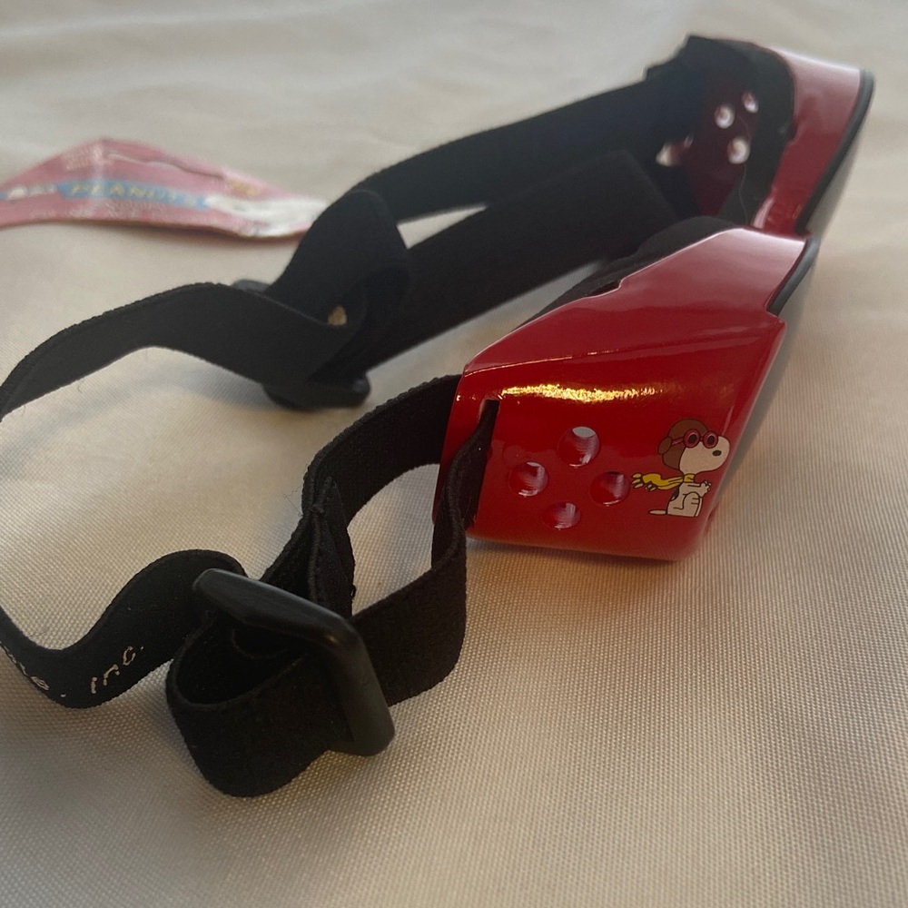 Red Dog Goggles - Picture 4 of 11